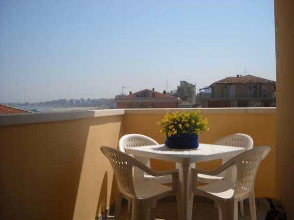 Residence Maryel Rimini Exterior foto
